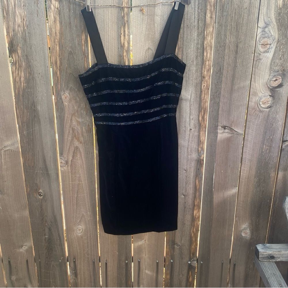 NITELINE Della Roufogali Y2K Black Beaded Open Back velvet mini dress Petite 2